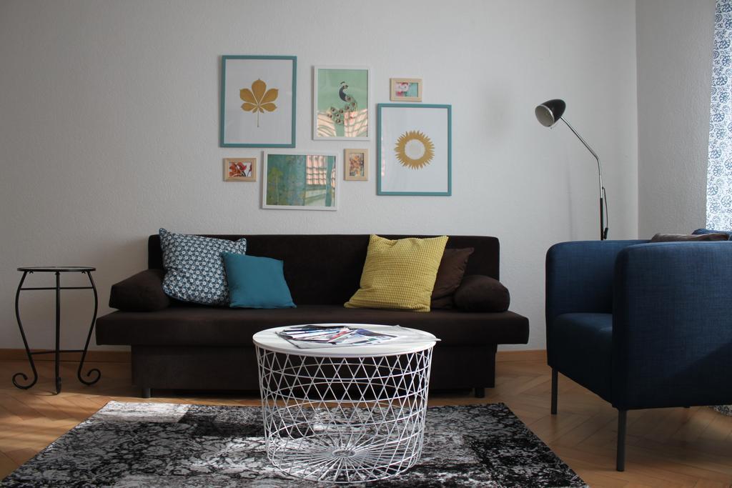 Appartement Douces Heures Avec Parking Couvert Prive Ле-Локль Экстерьер фото